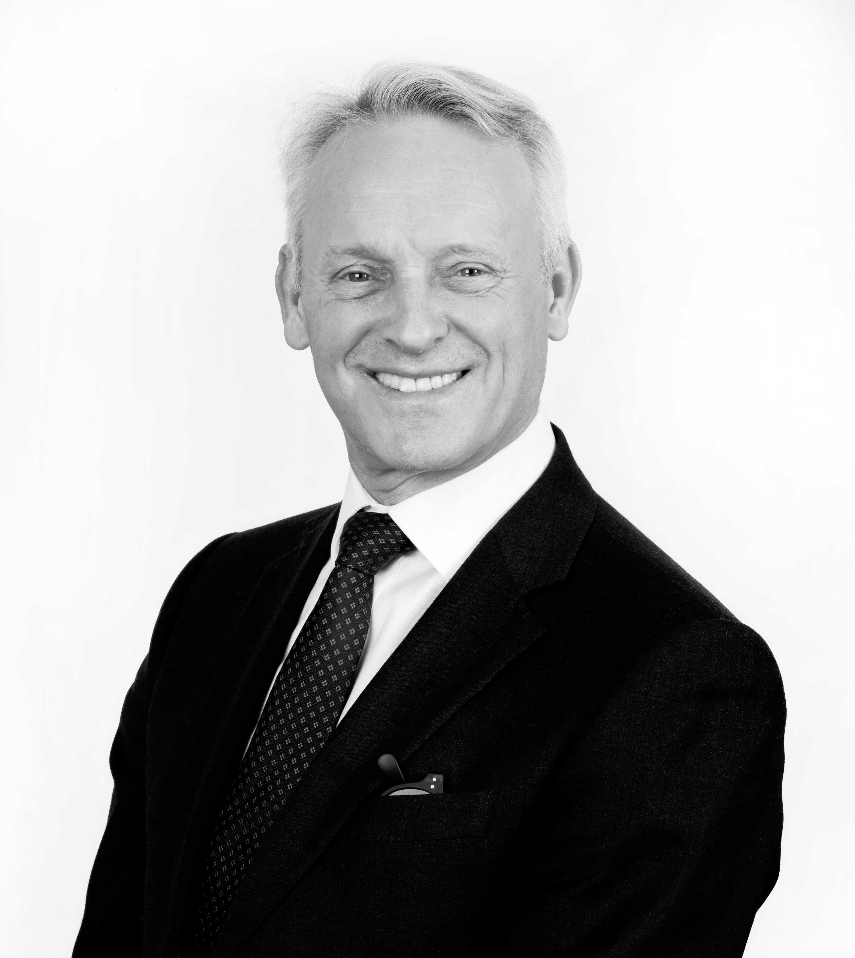 Stephen Kelly — Leasing Associate, Arlingclose