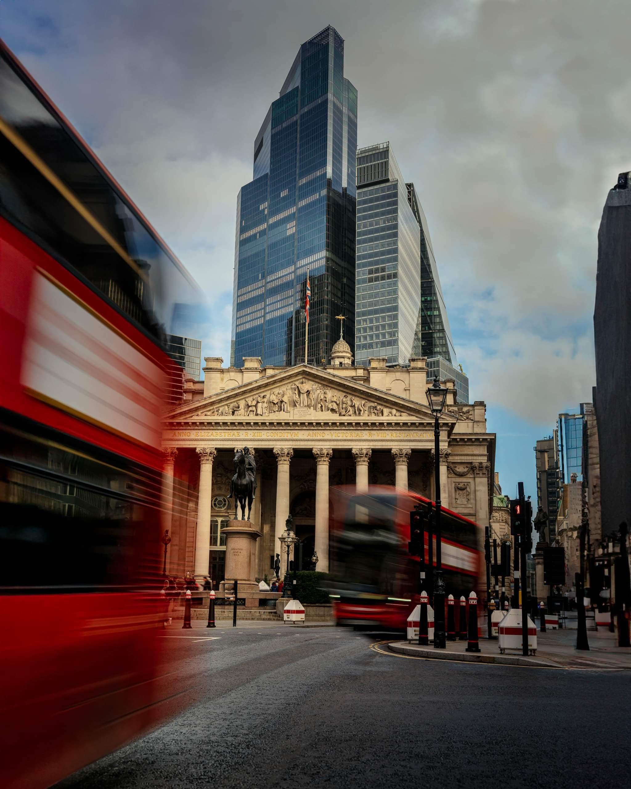 dynamic-london-cityscape