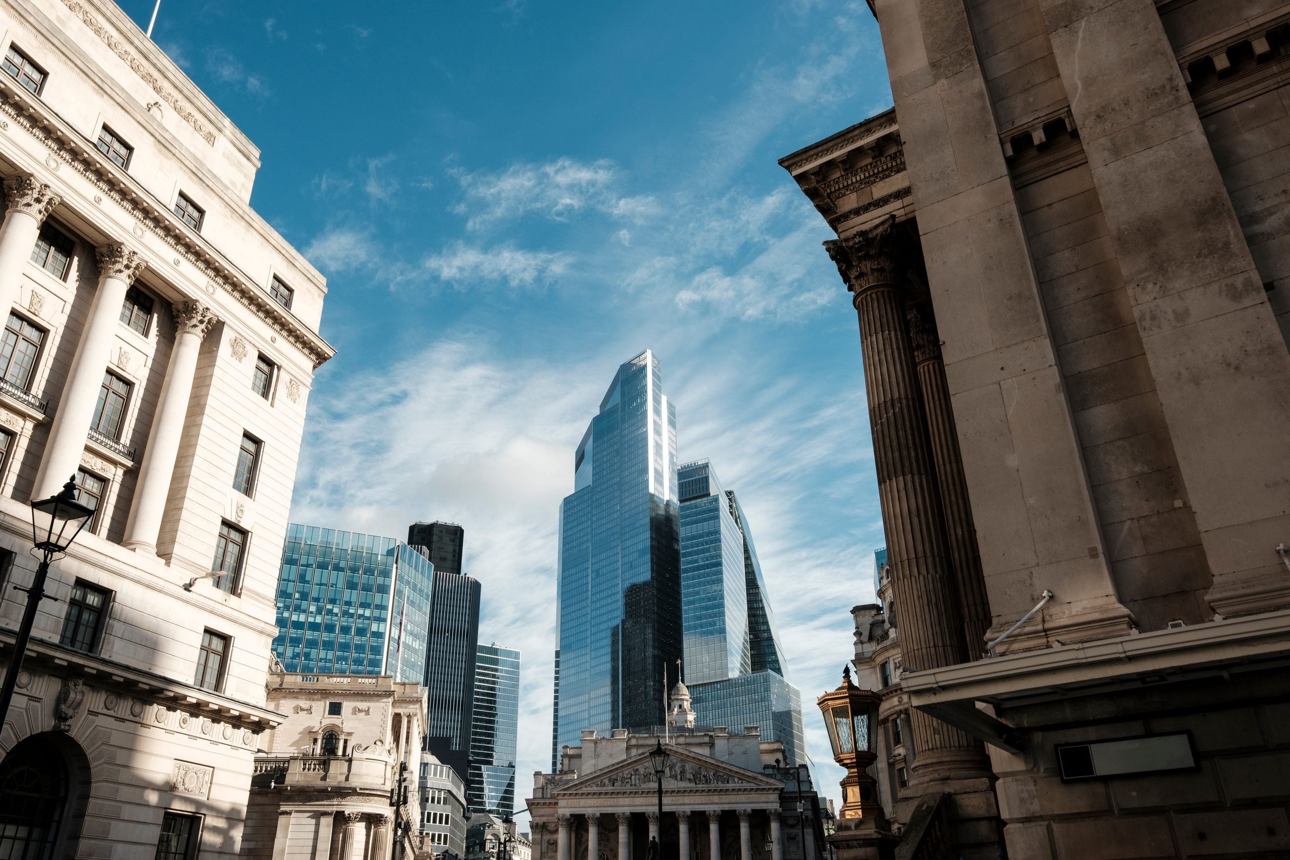 london-city-blending-modern-and-classic-architectu